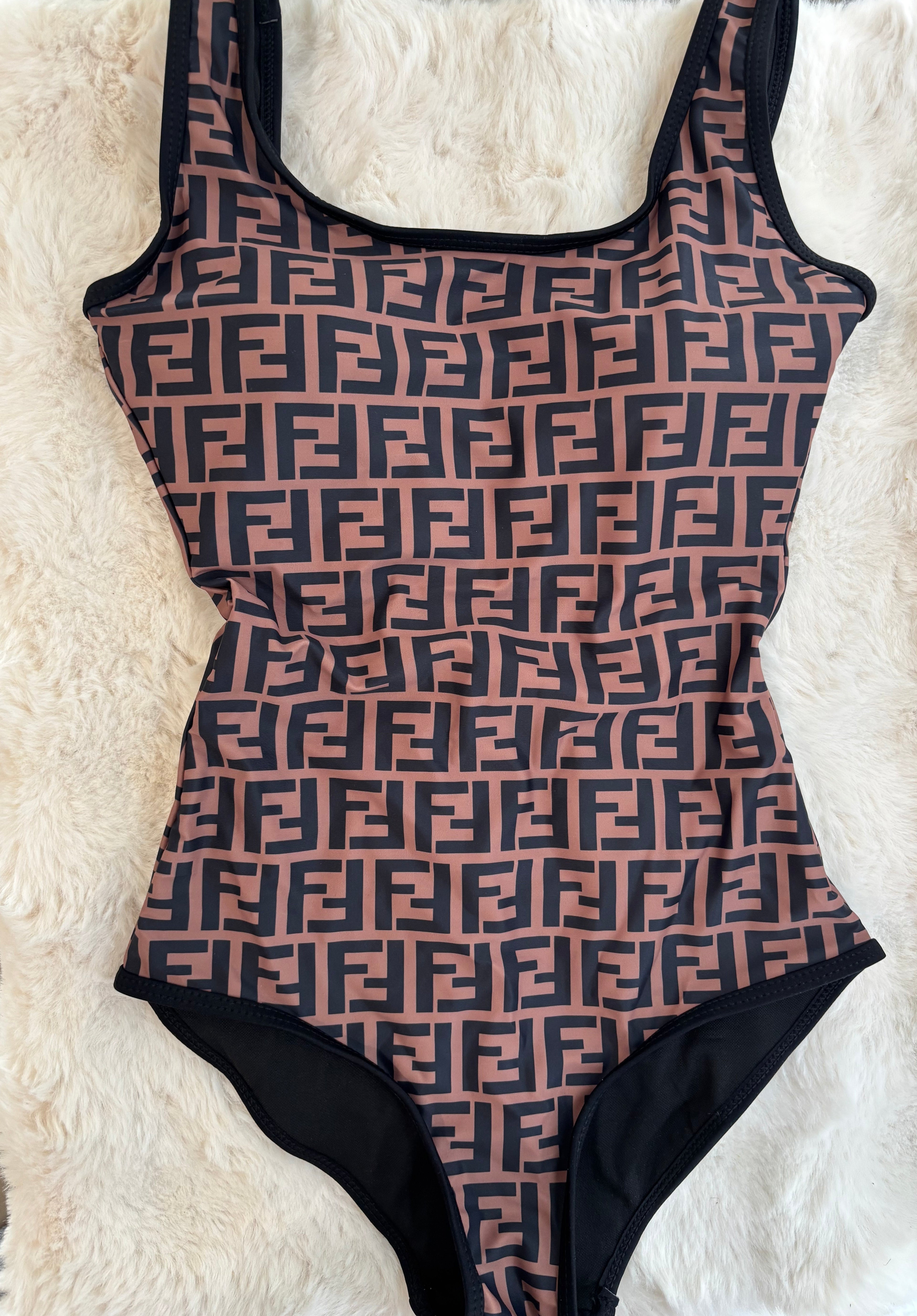 Fendi noir (1 pièce)